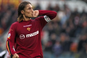 托蒂：如果当年离开罗马，在意大利我会选择去AC米兰